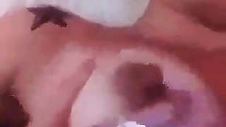 Cassie loves to play with her pussy