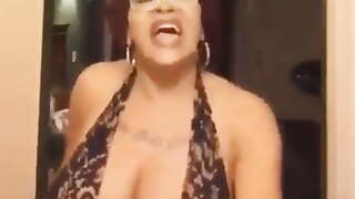 Gros seins noir