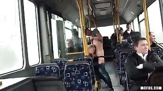 Extrime sex in bus