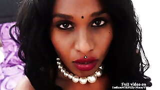 Indian MILF wants to be impregnated!