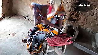 Desi sexy Bhoji'_s saree fucked on the bed best Indian sex video real desi sex hindi dirty audio