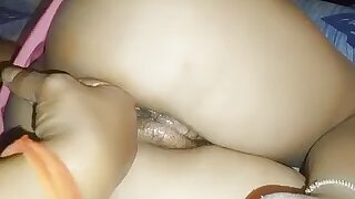Bhabhi ko khane me sex ki dava khilake Raat me akele me chod diya aur mal down kr diya jangh pe Creamy pussy fuck finger