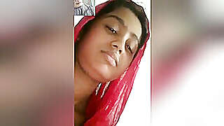 Today Exclusive- Desi Girl Showing Her Pussy