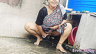 New Wife Standing Pee Outdoor