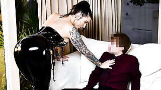 Ivy Lebelle Sits on Boy'_s Face and Makes Him Worship Her Juicy Milf Slit - Punishmylf