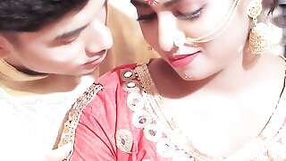 Indian Bhabhi Bebo's first time, Suhaagraat with her husband Ady