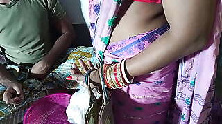 अंडे बेचने वाले ने घर में अकेली भाभी की जबरदस्ती चुदाई की XXX Bhabhi Sex