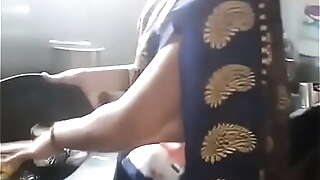 Desi indian Kannada aunty hot navel hip