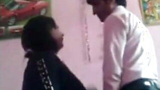 Indian Muslim Aunty Fucked Hindu Boy - desilivesix.com