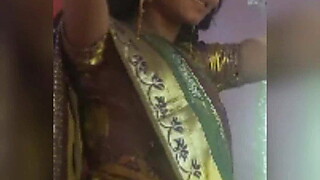 Beautiful saree bhabhi
