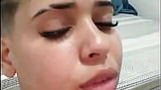 fadynha mostrando seu talento