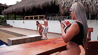 Cheating husband fucks petite blonde outdoors and his wife finds out, cum in my mouth! Naty Delado and Jeanpauloficial