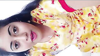 Padosi Bhabhi Ko Baigan Chut Me Daalte Dekh Devar Ne Choda