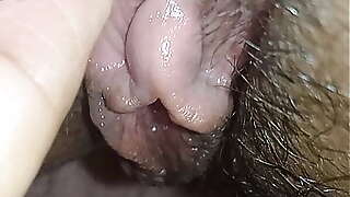 Very wet big clit