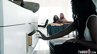 Ebony ex GF coming to collect her stuff finds another woman in their bed