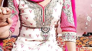 Punjabi ladaki ne salwar pahankar apane yaar se chudwai